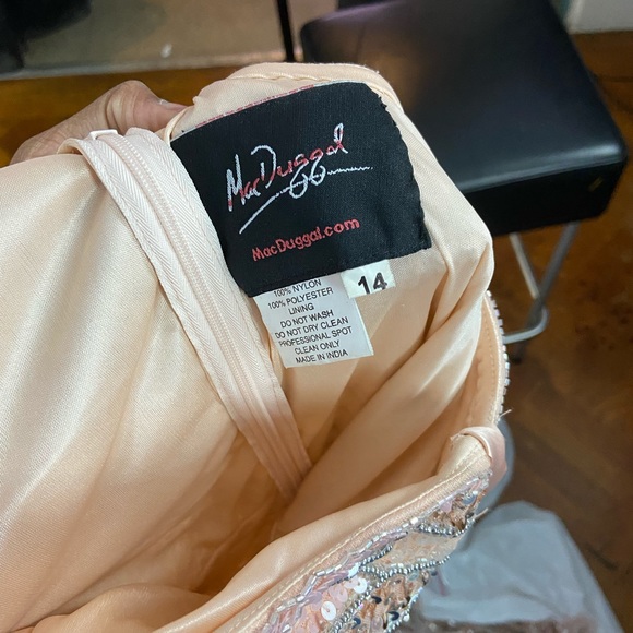 Mac Duggal EMBELLISHED ONE SLEEVE GOWN W/ SEQUIN BELT 8 / 14 - Picture 12 of 12